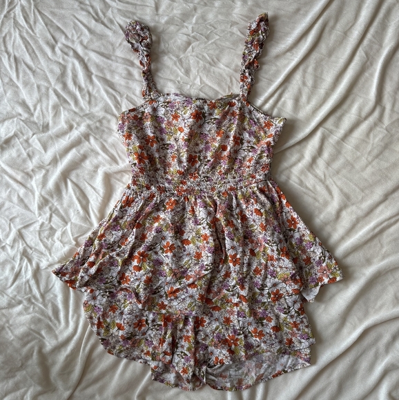 Flowy Floral Romper - Picture 5 of 8